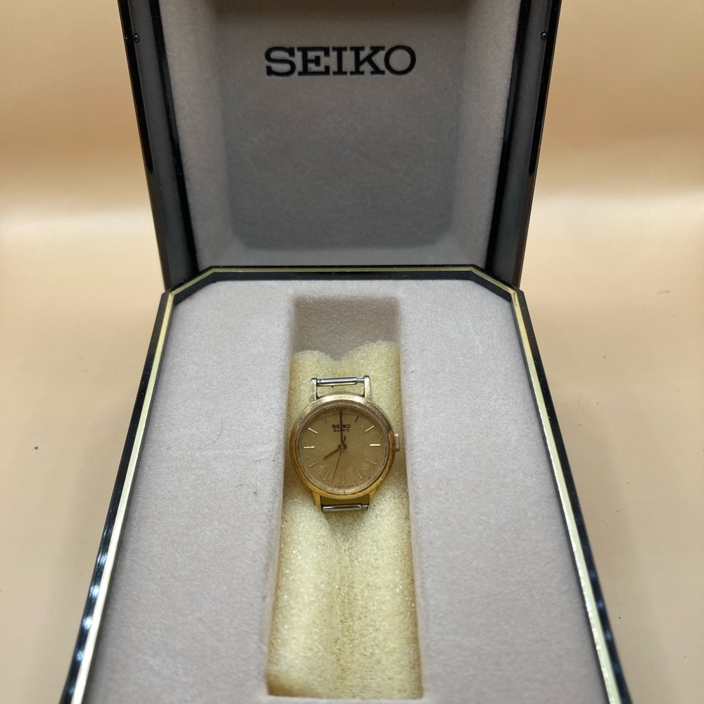 Vintage Women's Seiko Gold/Silver Analog Watch (Face Only)